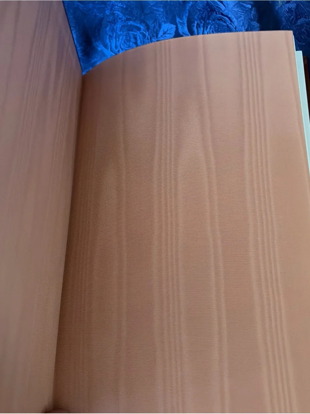 The product is a leatherbound collector's edition of 